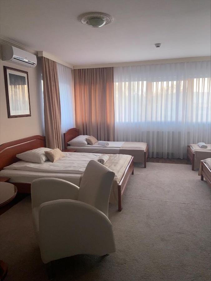 Hotel New Milenium Lukavac Exteriér fotografie